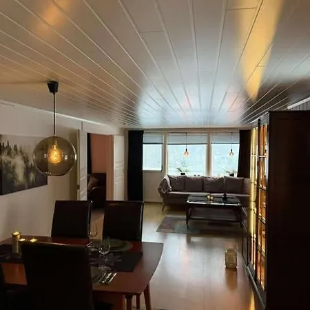 House On In Beautiful Surroundings Hennes