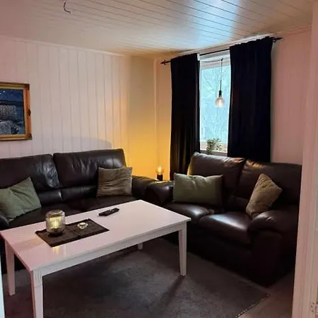 House On In Beautiful Surroundings 펜션 *