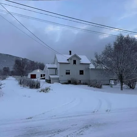 House On In Beautiful Surroundings 펜션 Hennes