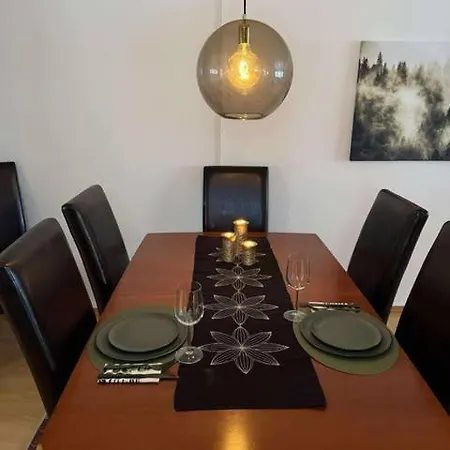 House On In Beautiful Surroundings Hennes